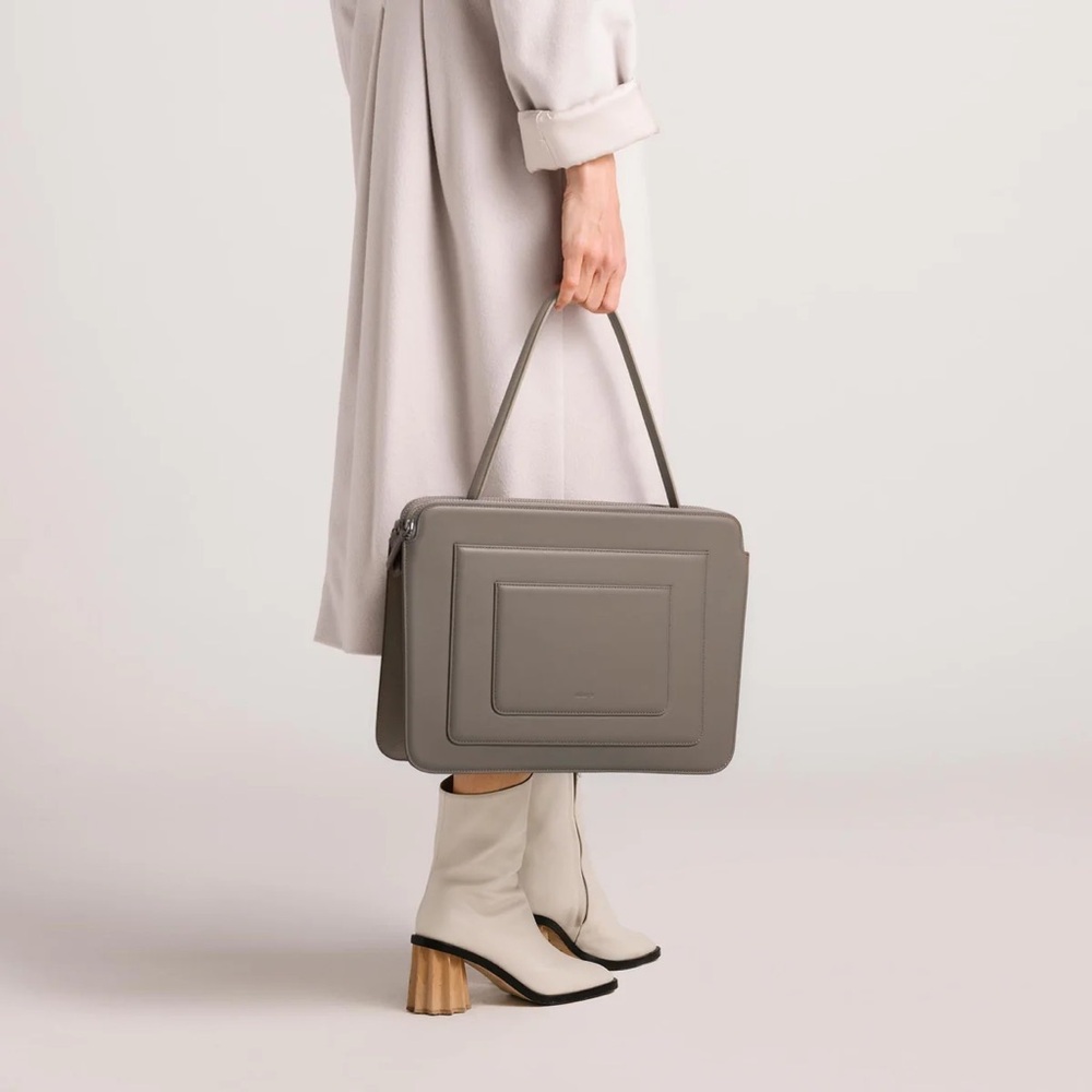 Mlouye ‘Business’ Italian Calf Leather Bag in Earth